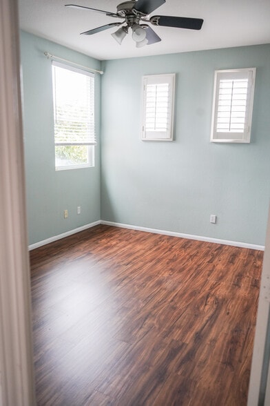 upstairs bedroom 1 - 1882 Shadetree Dr