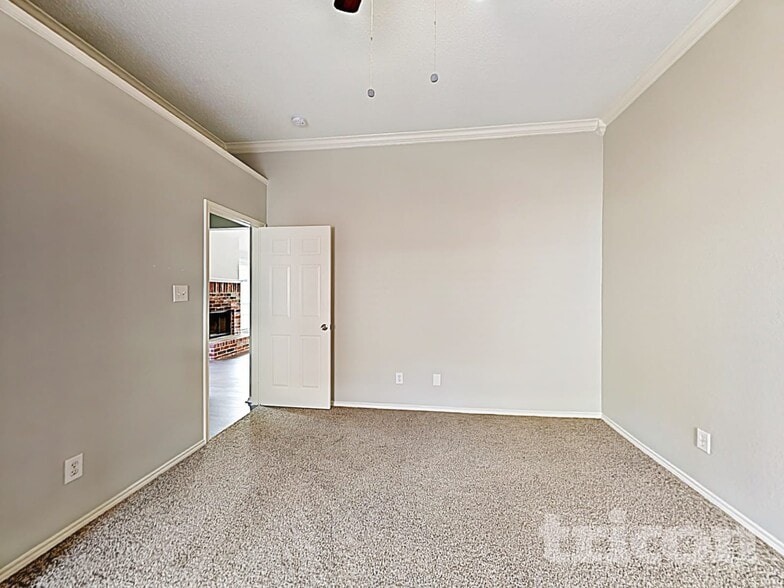 Building Photo - 229 Willow Creek Dr