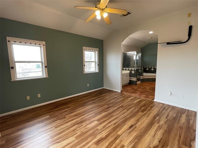 Building Photo - 10106 Schmidt Ln