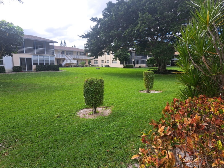 Building Photo - 243 Canterbury K