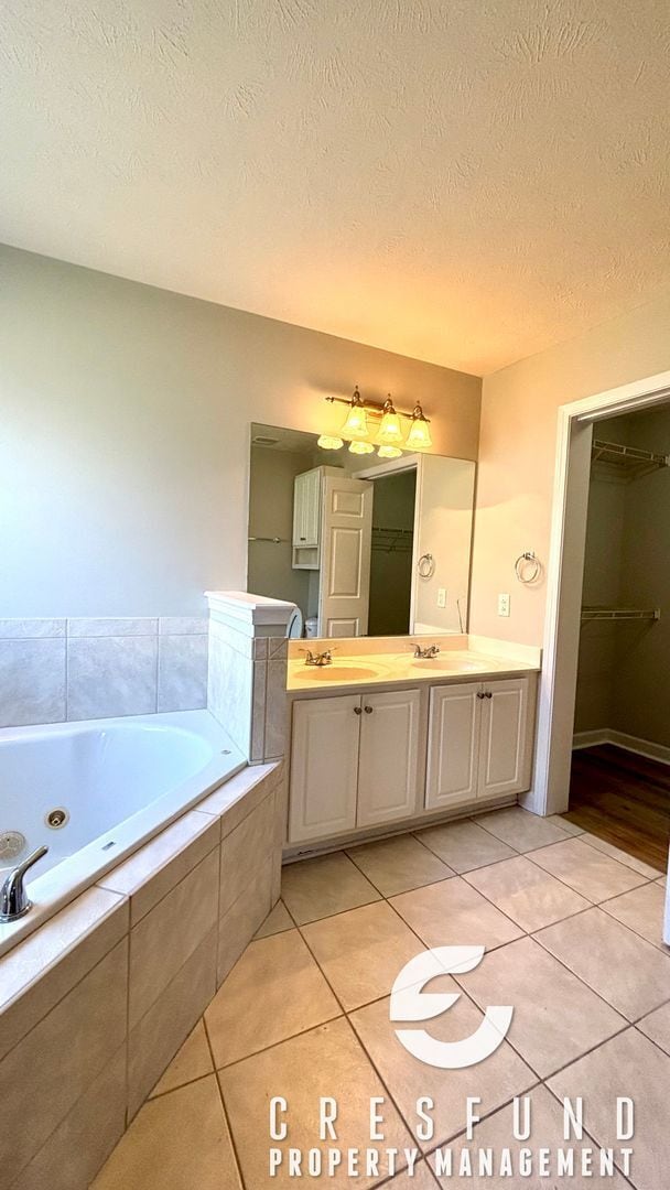 Building Photo - BRAND NEW FLOORING!!! - 2 Bed, 2 Bath Cond...