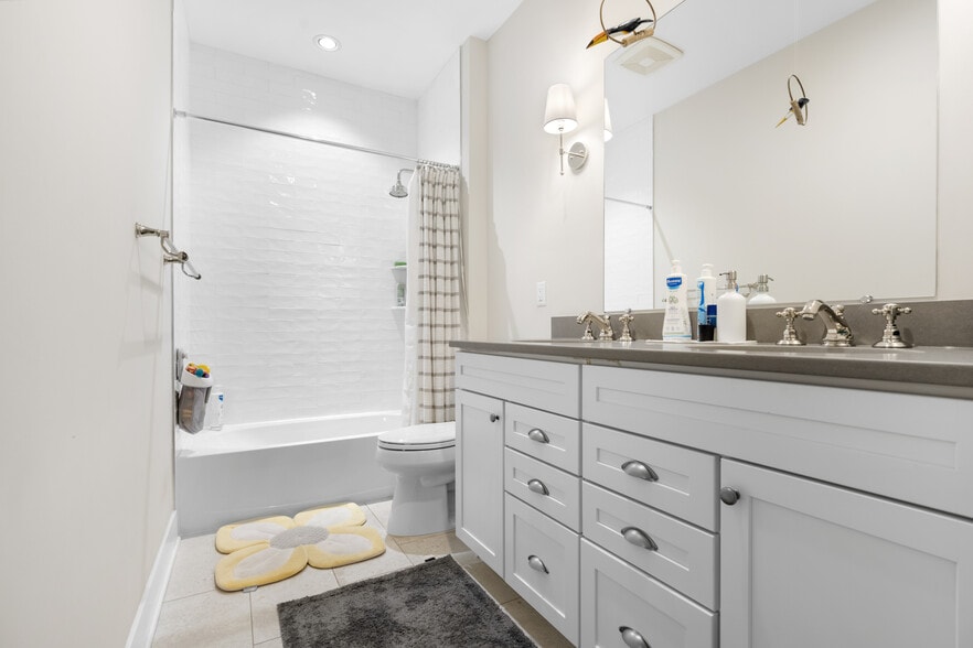 Building Photo - 4 Aspen Dr