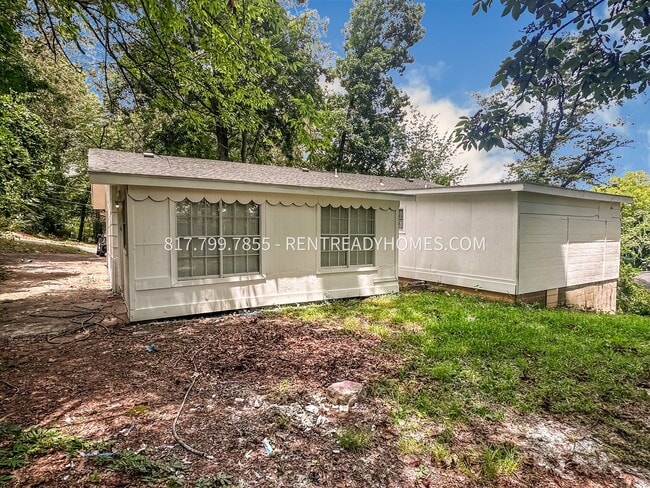 Building Photo - 5405 Wesley Dr