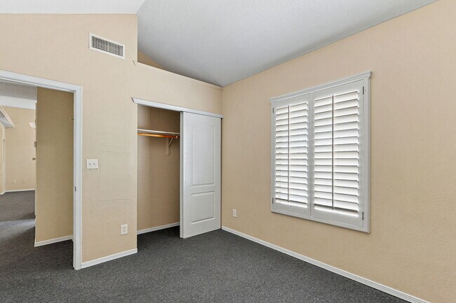 Building Photo - 14180 Robert Ituarte Dr