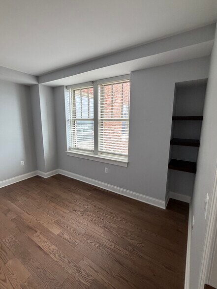 Building Photo - 525 W Lafayette Blvd