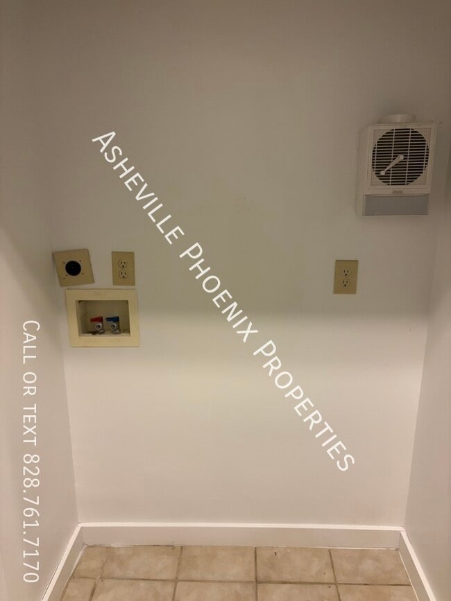 Building Photo - 9 Kenilworth Knls