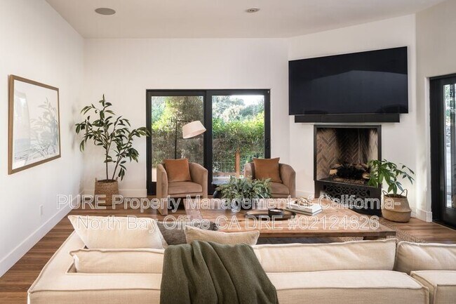 Building Photo - 202 Petersen Ln