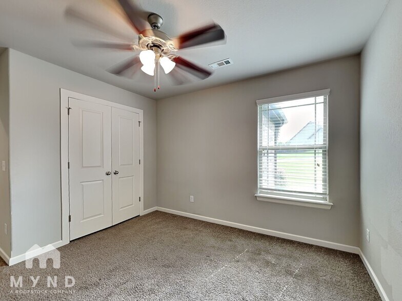 Building Photo - 2150 Hunter Dr