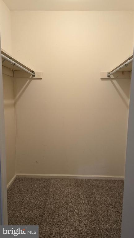 Building Photo - 208 Foxmeadow Dr