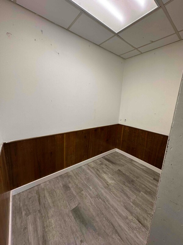 Building Photo - 416 Main Ave N