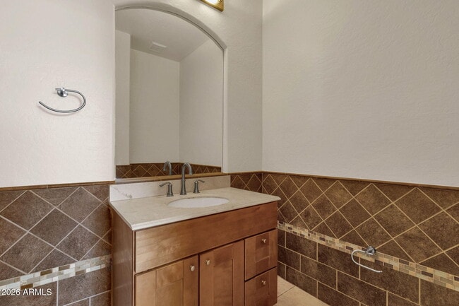 Building Photo - 3074 S Southwind Dr