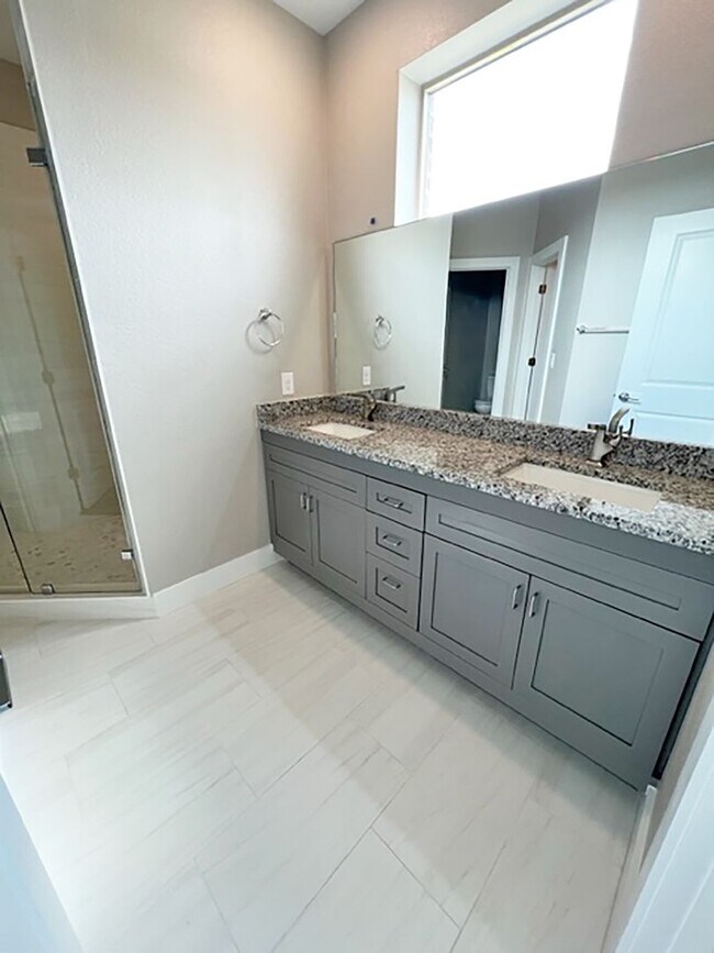 Building Photo - 3621 Bonnie Brae St