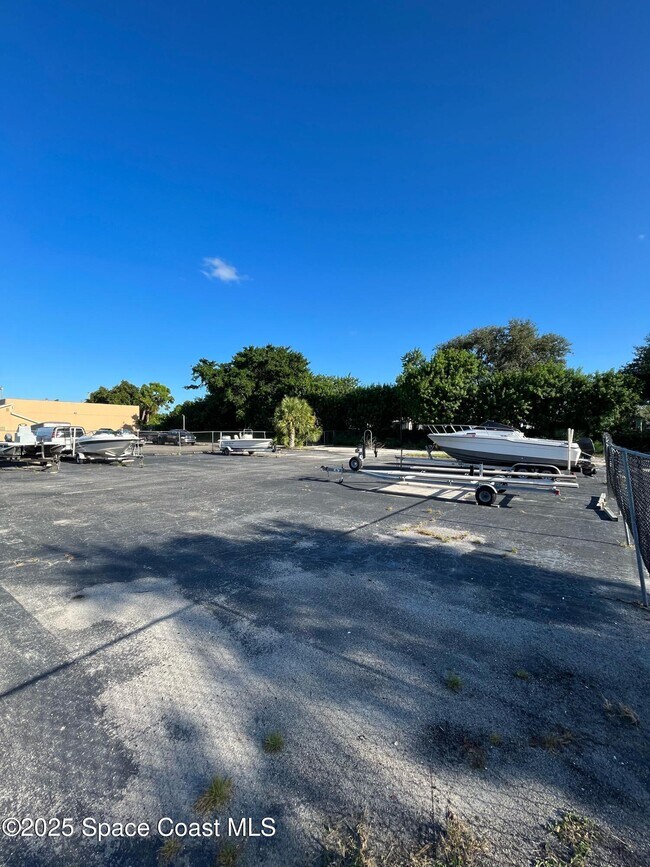 Building Photo - 216 Preston Ln