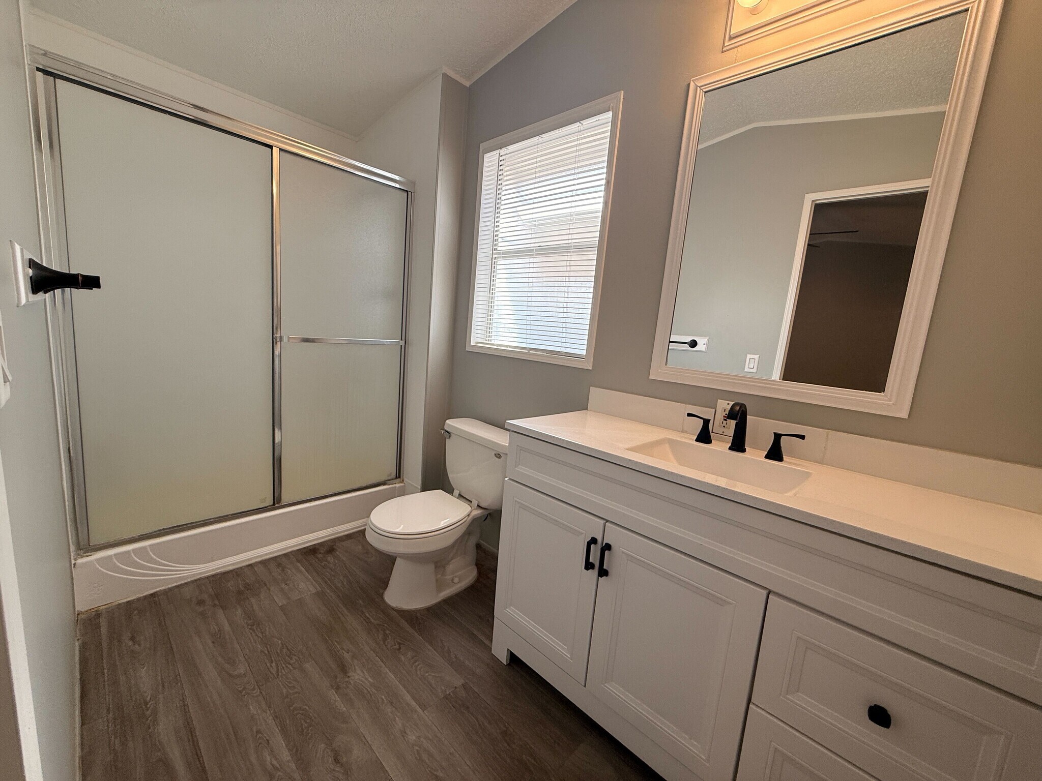 Building Photo - 3601 E Wyoming Ave