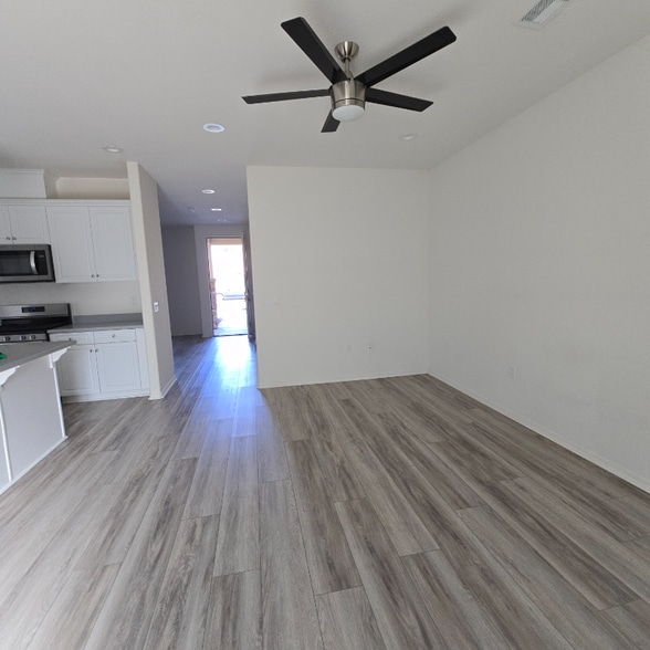 Building Photo - 631 Las Villas St