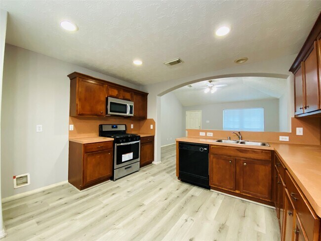 Building Photo - 19207 Caledonia Dr