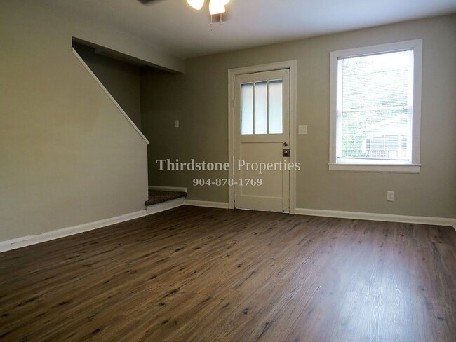 Building Photo - 1206 Cherry St