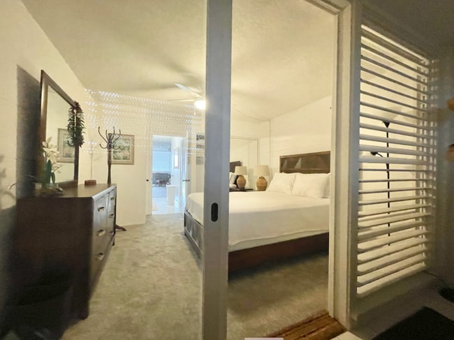 Building Photo - 425 Ena Rd