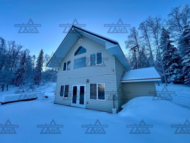 Building Photo - Beautiful 3 bedroom home for rent / Sorry no pets / Heat Included!!