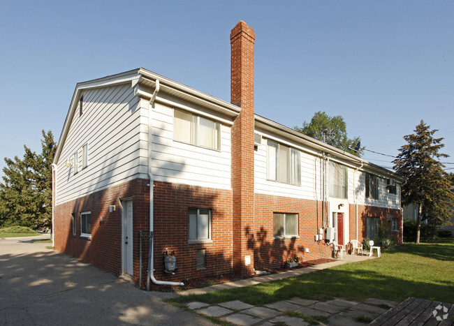 Building Photo - Peach Tree Apartments