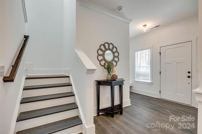 Building Photo - Experience Luxury Living: Stunning New Construction 3-Bed, 2.5-Bath Home Just Minutes from Uptown...