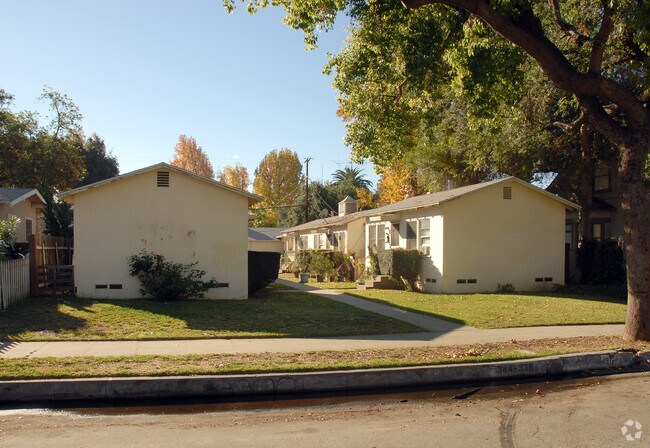 Primary Photo - 338-348 E Kingsley Ave