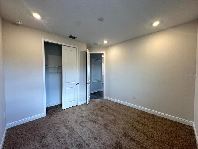 Building Photo - 1900 Sunshine Peak Dr