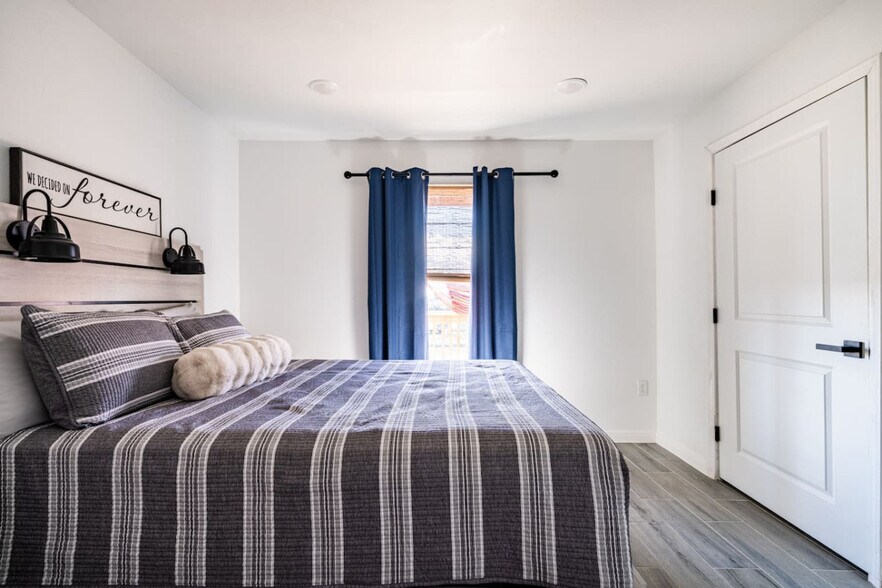 Building Photo - 920 17th St