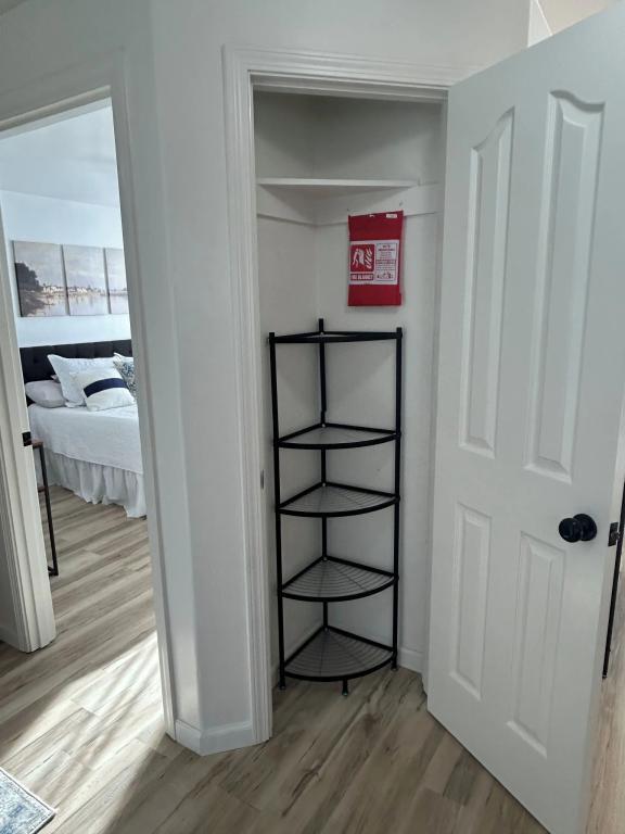 Building Photo - 417 N 10th St