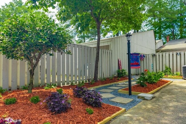 Building Photo - 109 Mallard Cove