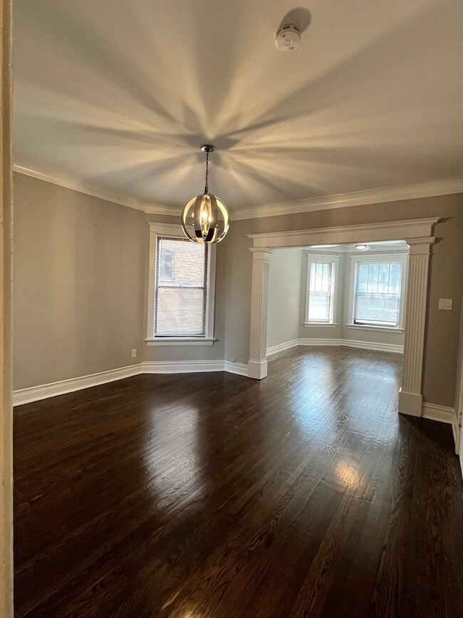 Building Photo - 7421 S Eberhart Ave
