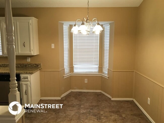 Building Photo - 419 Edmonds Way