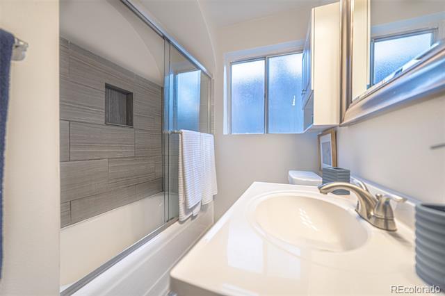 Building Photo - 1245 Dahlia St