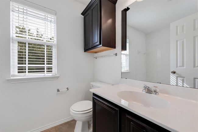 Building Photo - 1706 Sand Hills Dr