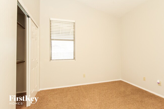 Building Photo - 8229 N Sombrero Point Dr