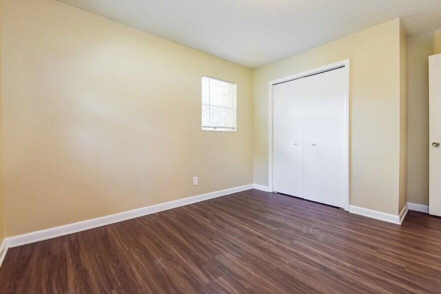 Building Photo - 2036 Terry Ln