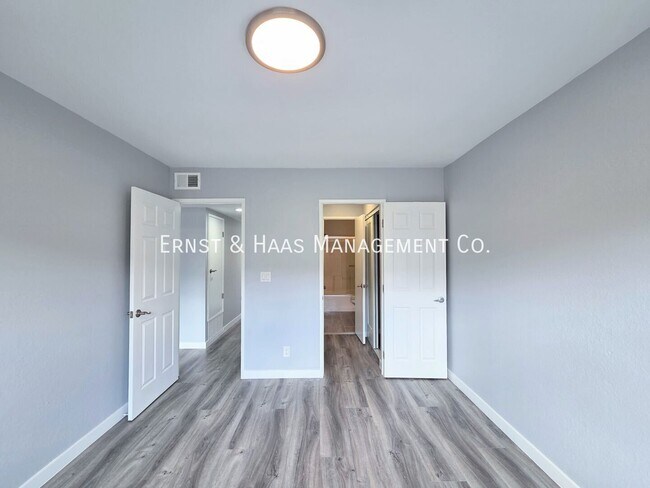 Building Photo - 12526 Cuesta Dr