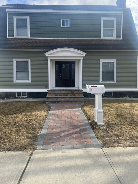 Entrance - 56 June St