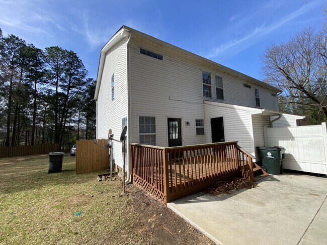 Building Photo - 505 Avent Ferry Rd