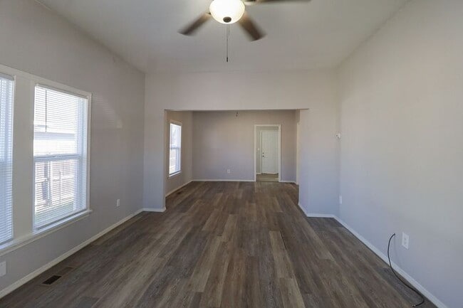 Building Photo - 535 S 39th W Ave