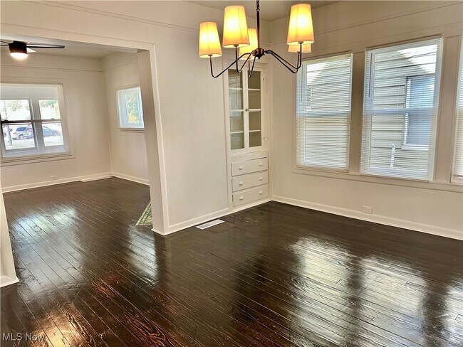 Building Photo - 1855 W 65th St