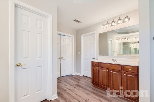 Building Photo - 1524 Montauk Point