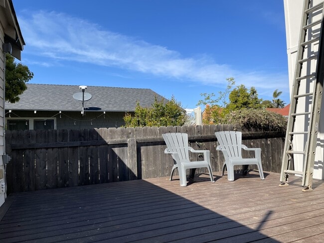 3038 Beech St - Private Deck - 1505 Fern Street