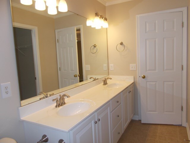 Building Photo - 8526 Fox Tail Ln