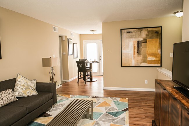 Building Photo - 4620 Central Ave