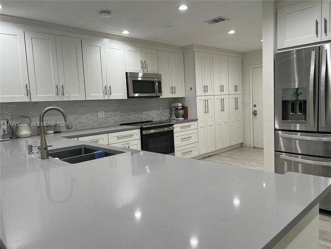 Building Photo - 307 Bonnie Brae Way