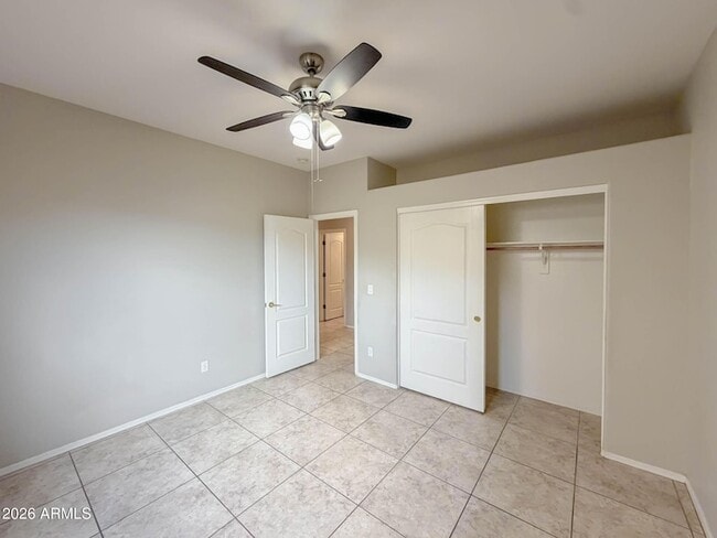 Building Photo - 203 W Cedar Dr