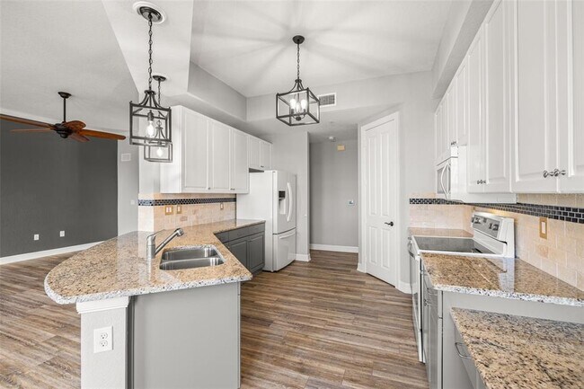 Building Photo - 99 Vivante Blvd