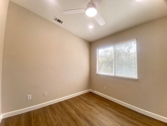 Building Photo - Gorgeous 4-bedroom Ardenwood Home for rent...