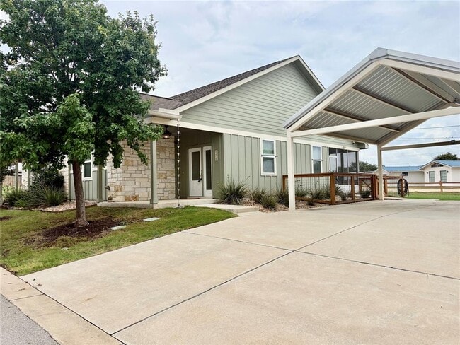 Building Photo - 241 Rose Dr